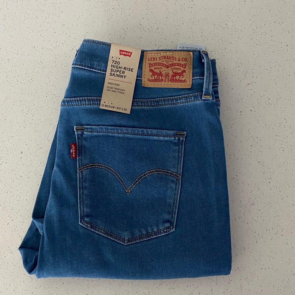Size 12 Levi’s 720 High Rise Super Skinny Jeans